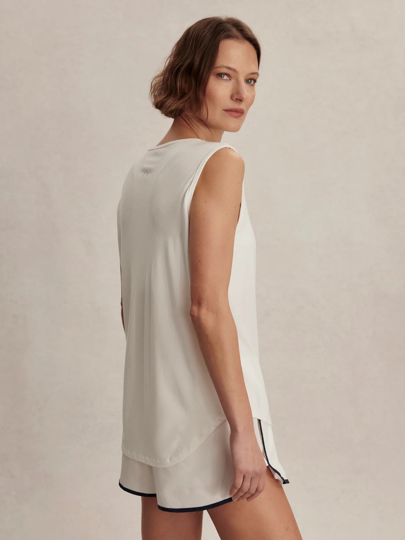 Débardeur NOLAN Seamless longline – douceur naturelle et allure active - YOGA SPIRIT