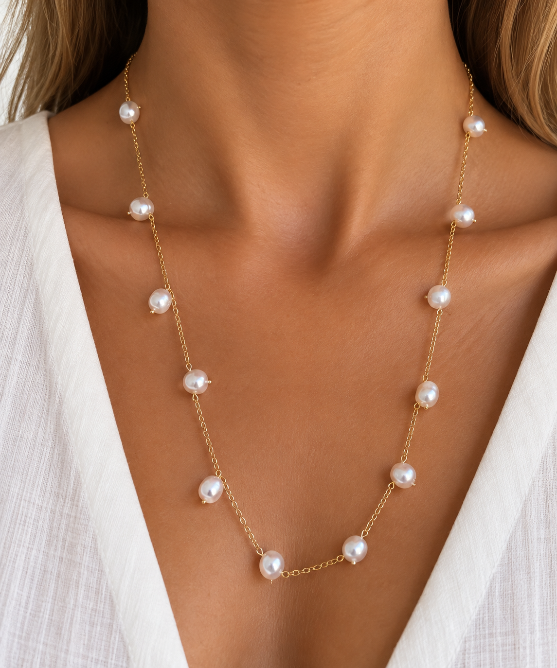 Gold Tassel Necklace / Gold Rhinestone Necklace / Pearly Bead Necklace
