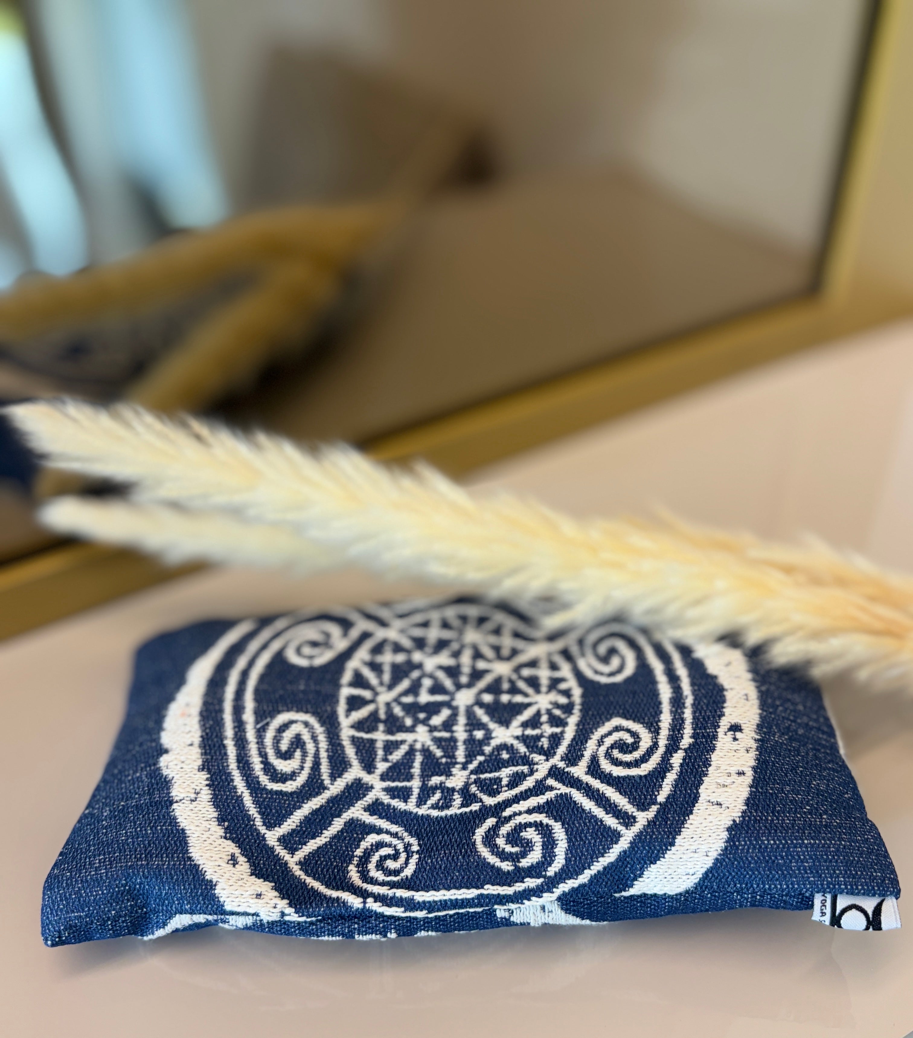 Coffret eye pillow et huile essentielle ÉVASION SACRÉE - YOGA SPIRIT