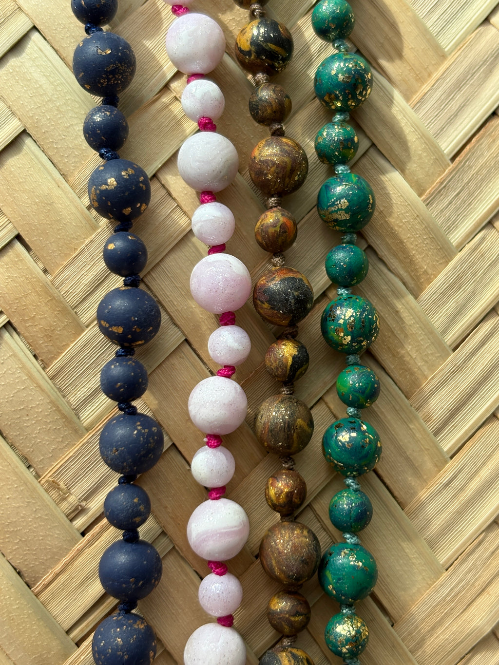 Mala SPIRIT – 108 perles en cire d’abeille et pendentif doré à l’or 24 carats - YOGA SPIRIT