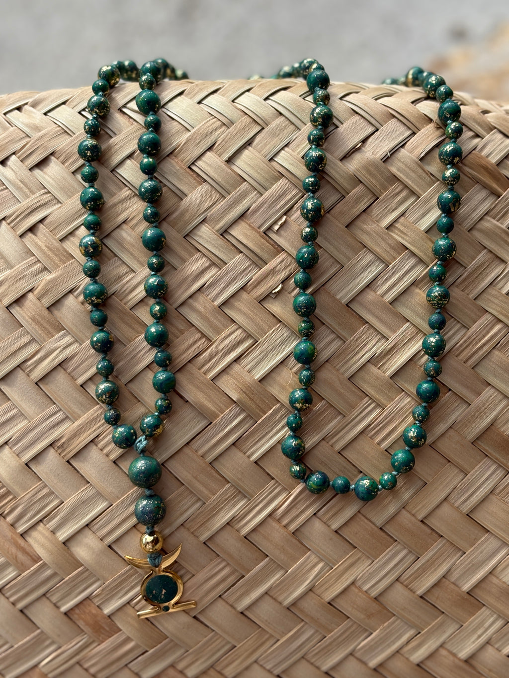 Mala SPIRIT – 108 perles en cire d’abeille et pendentif doré à l’or 24 carats - YOGA SPIRIT