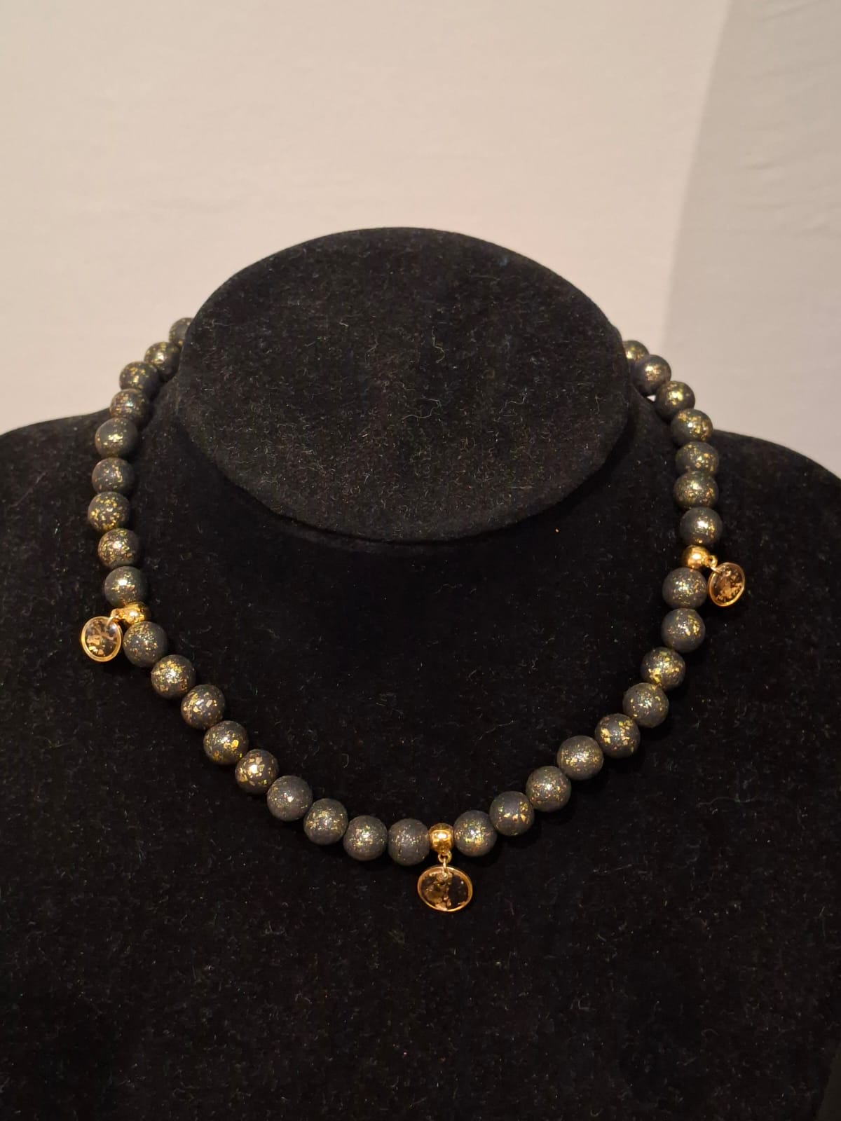 Collier perles noir, attache bouée, pendentif #489 - YOGA SPIRIT