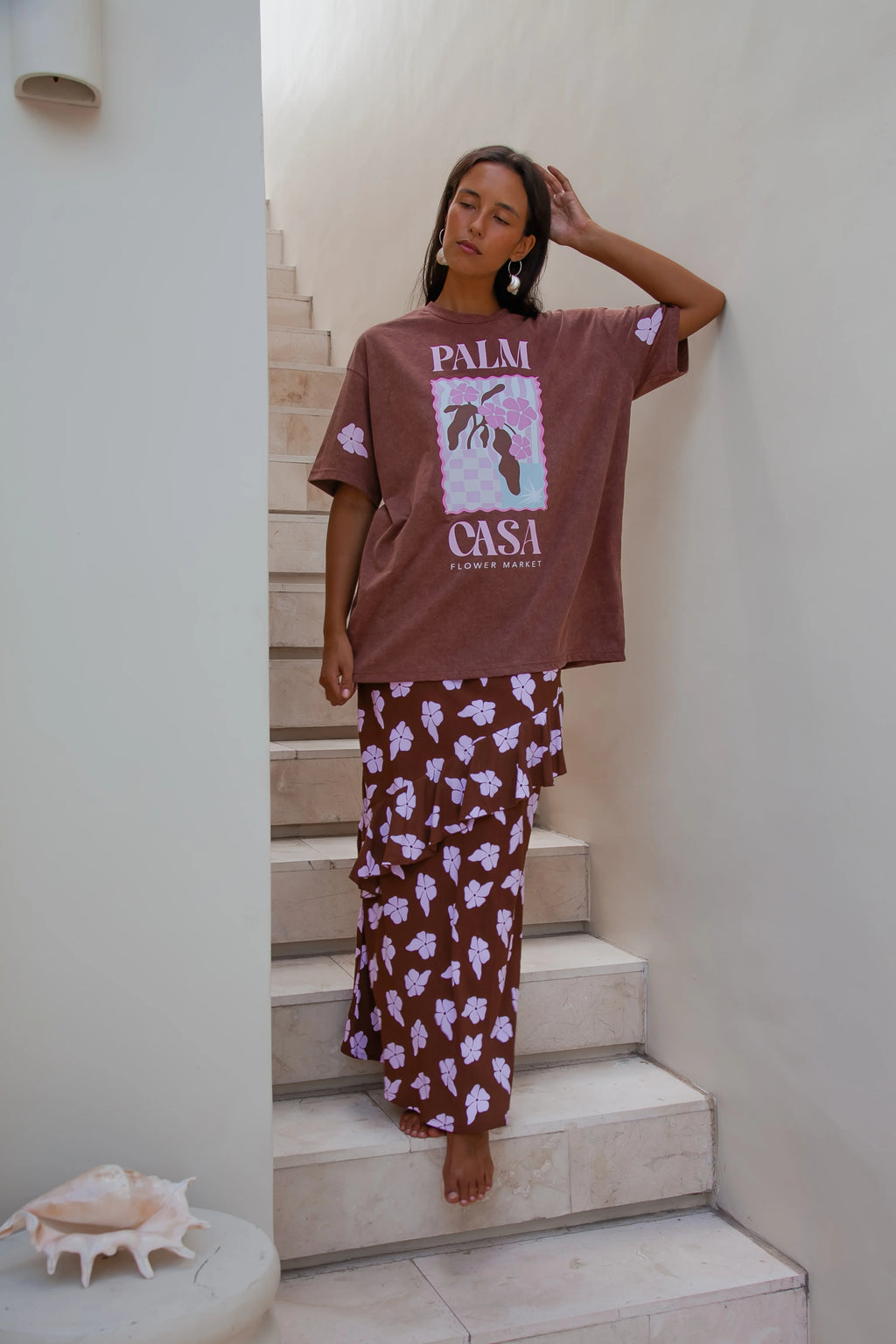 T-shirt flower market marron et rose – coupe oversize et esprit floral - YOGA SPIRIT
