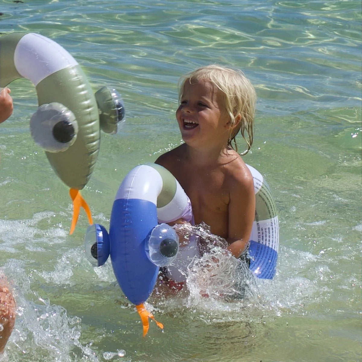 Un ensemble de deux frites de piscine gonflables- Wild Multi - YOGA SPIRIT