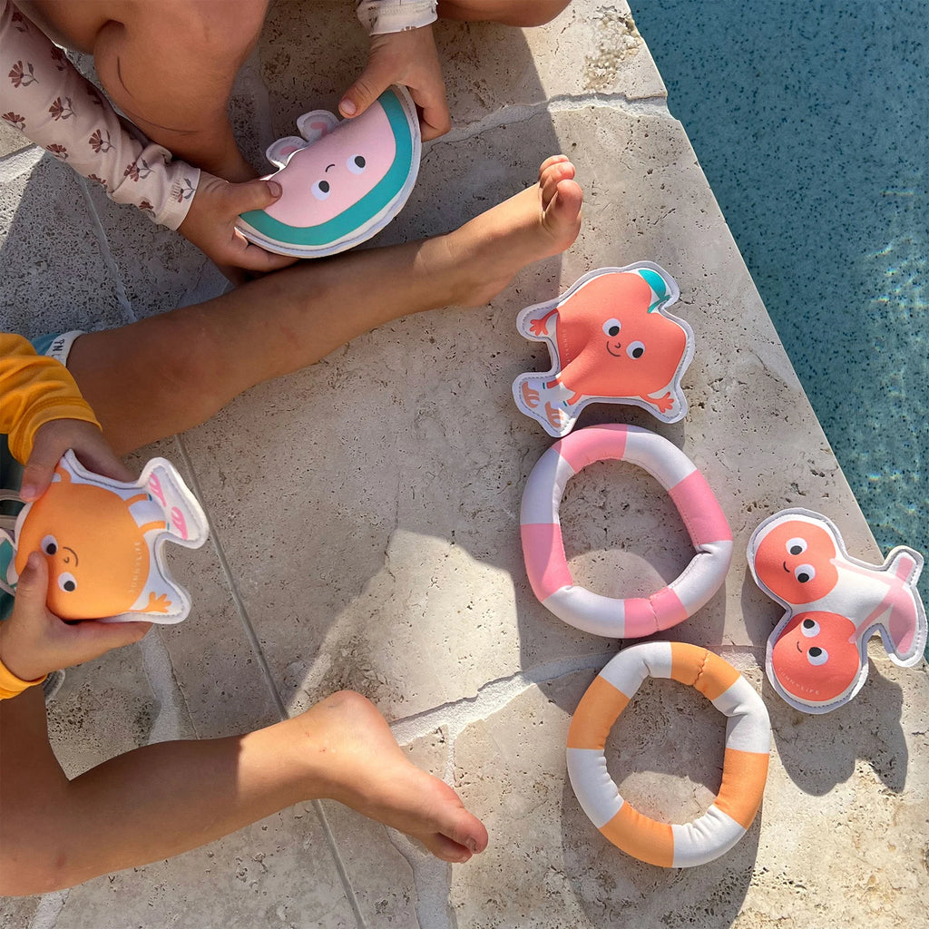 Lot de 6 jouets de plongée colorés sur le thème de la pêche (Poppy the Peach) - YOGA SPIRIT