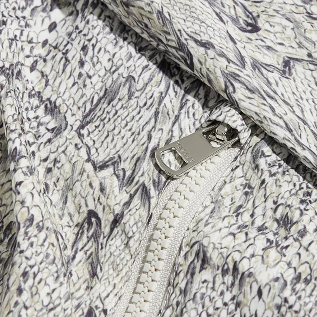 Veste TERRACE running – coupe-vent légère et imprimé “snake” - YOGA SPIRIT