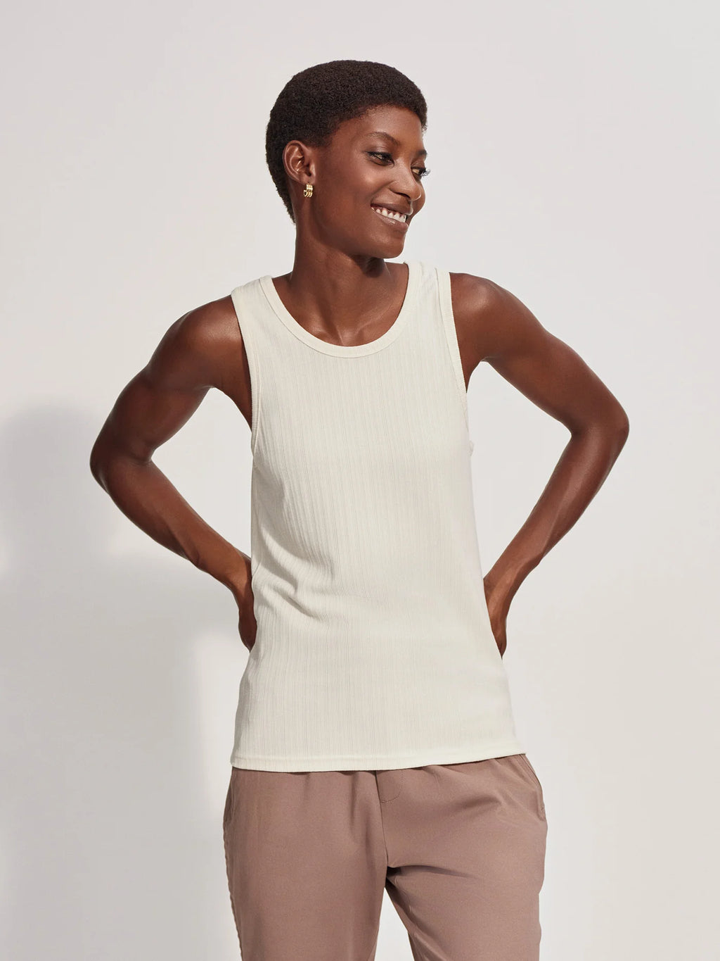 Débardeur de yoga TERRA beige – douceur naturelle et liberté de mouvement - YOGA SPIRIT