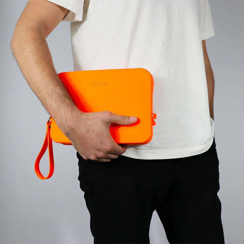 Pochette GISELA neon orange fluo – accessoire pratique et stylé - YOGA SPIRIT