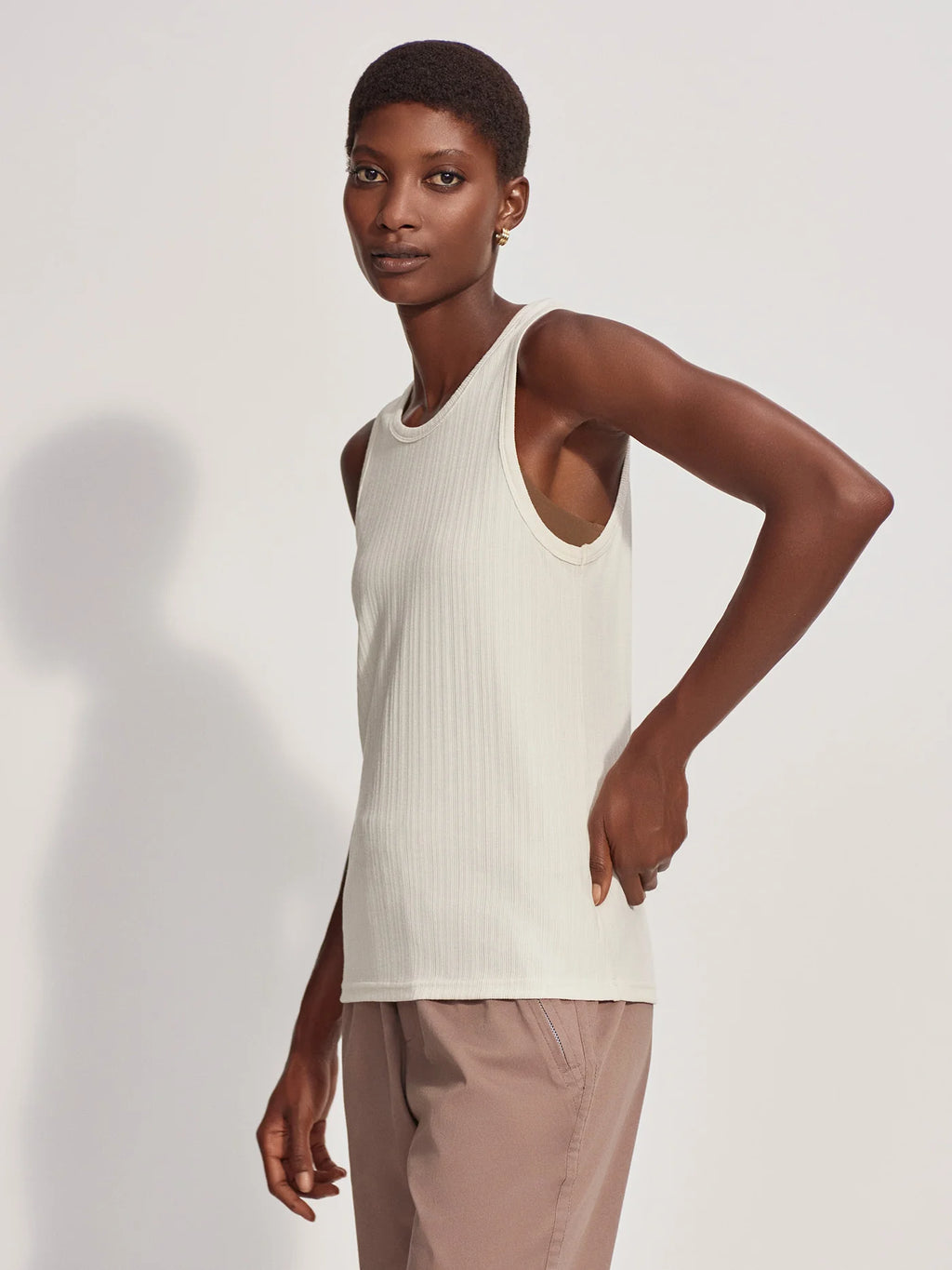 Débardeur de yoga TERRA beige – douceur naturelle et liberté de mouvement - YOGA SPIRIT