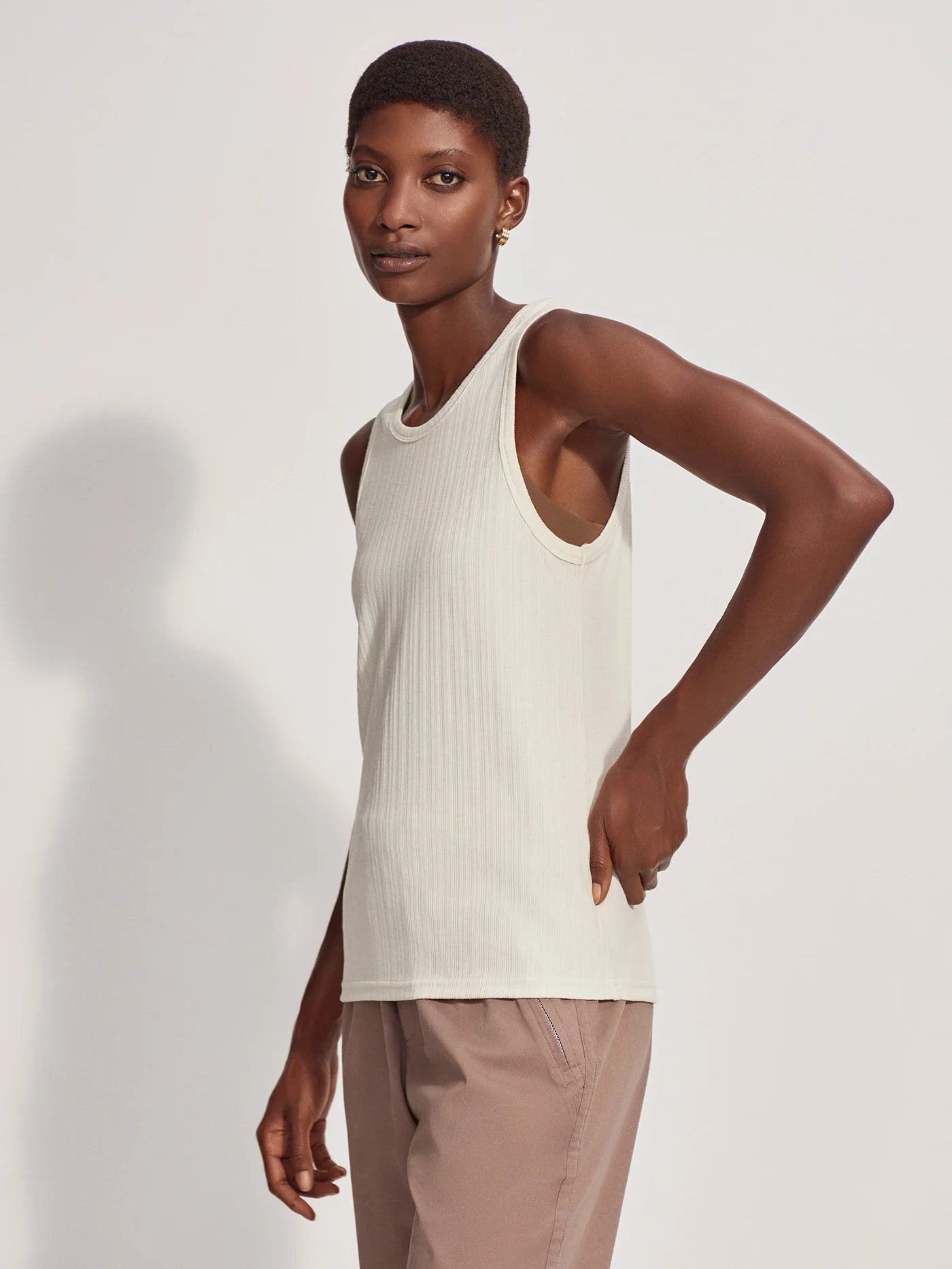 Débardeur de yoga TERRA beige – douceur naturelle et liberté de mouvement - YOGA SPIRIT