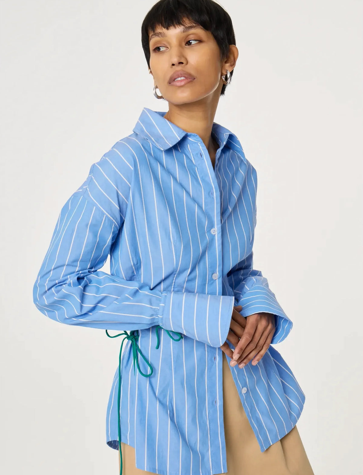 Blouse INDRA, bleu marina et blanc cosy