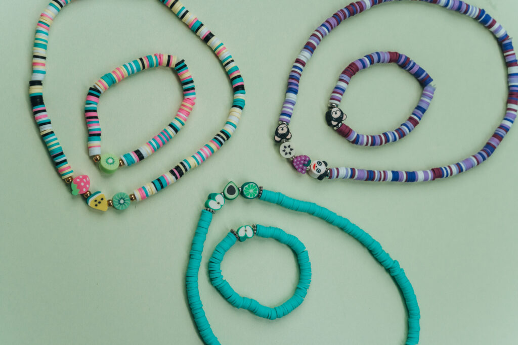 Collier enfant GINGKO – détail des breloques